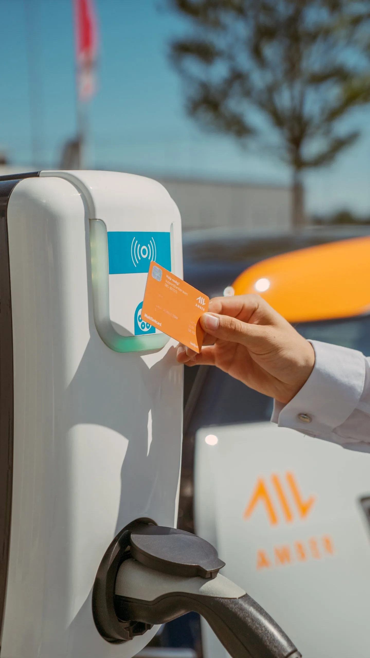 Voitures électriques : Yespark lance ReCharge première solution de place de parking avec borne de recharge intégrée
