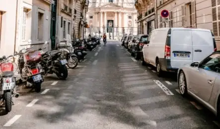Stationnement payant pour les deux-roues à Paris : c'est acté