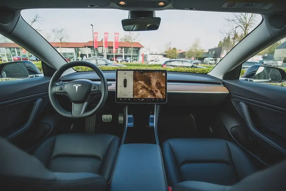 CES 2023 : l’automobile électrique et connectée star du salon !
