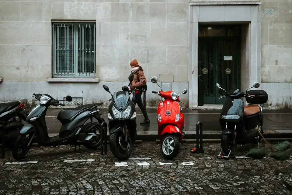 Les ventes de motos et scooters chutent en Île-de-France