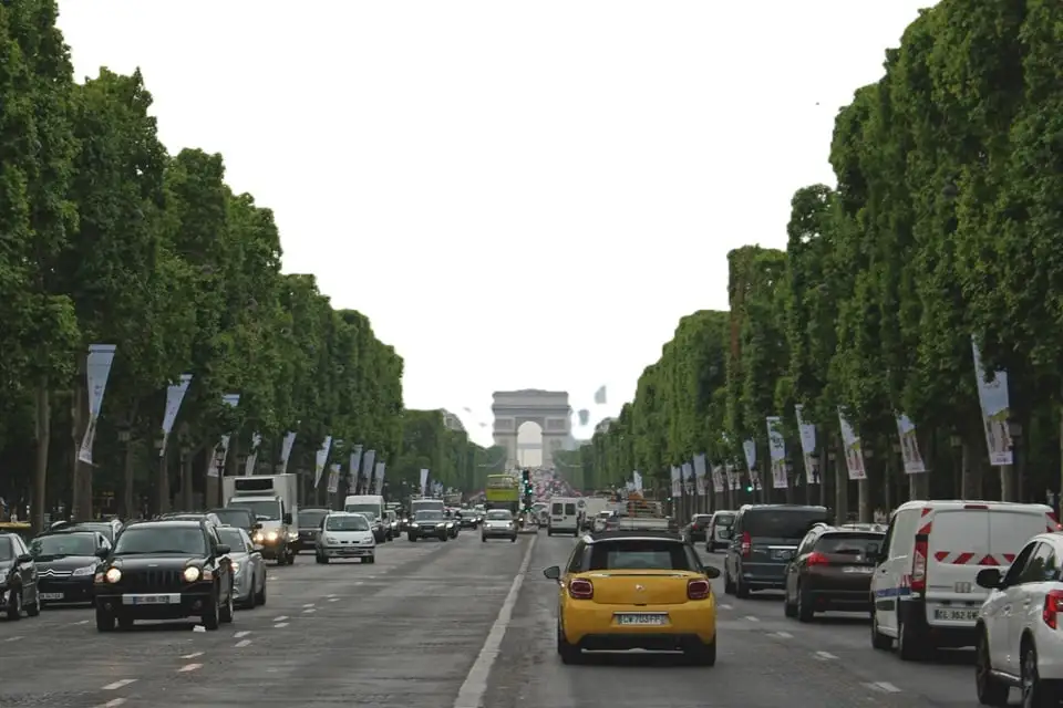 ZFE : les voitures Crit’Air 3 interdites à Paris et Lyon en 2025