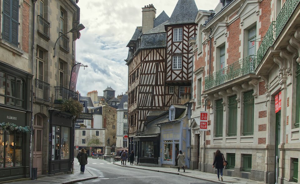 Stationnement solidaire : Nantes et Rennes innovent pour leurs habitants