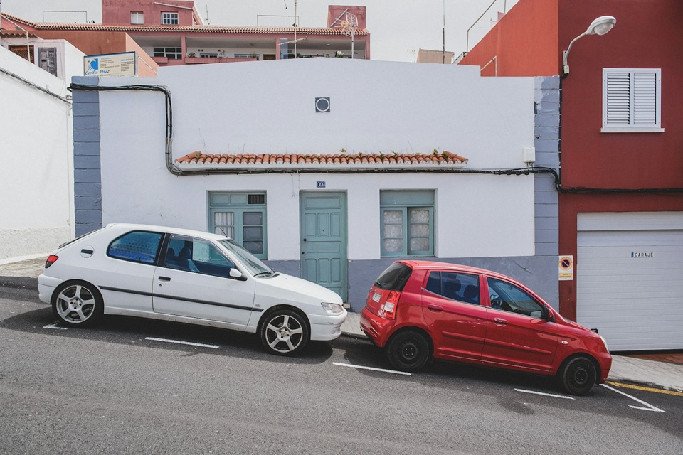 Garer sa voiture sans la déplacer : les règles à connaître