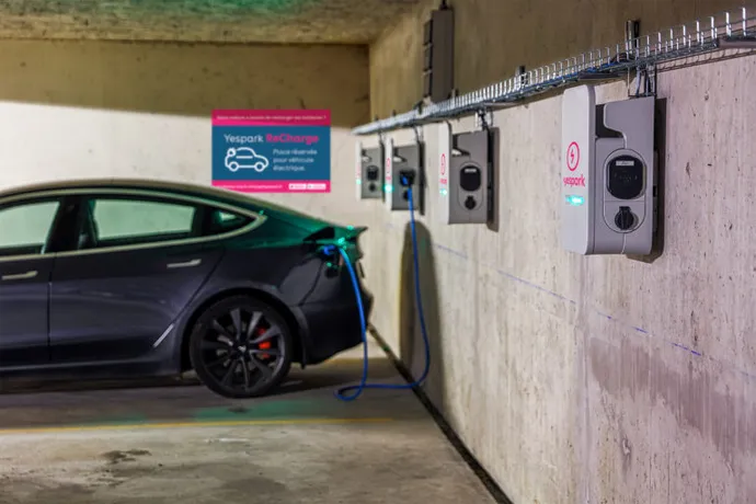 borne de recharge professionnels voiture electrique